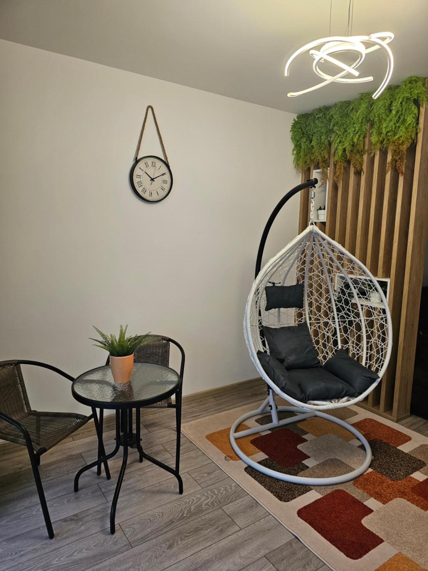 Ewa Green Towers Pitesti Bagian luar foto